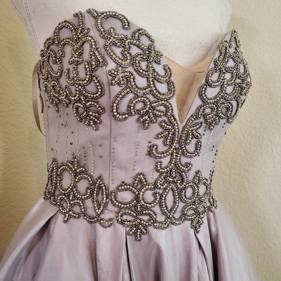 Glamour by TERANI COUTURE HOMECOMING 1622H1156 Size 6. - Picture 5 of 13